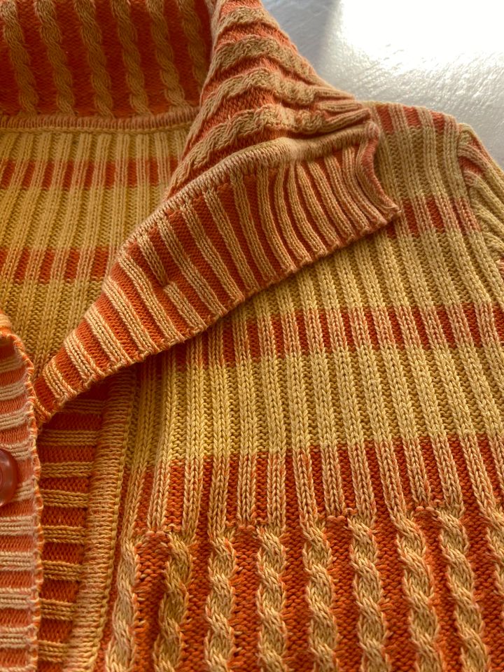 Strickjacke orange gelb 100 Prozent Baumwolle in Standenbühl