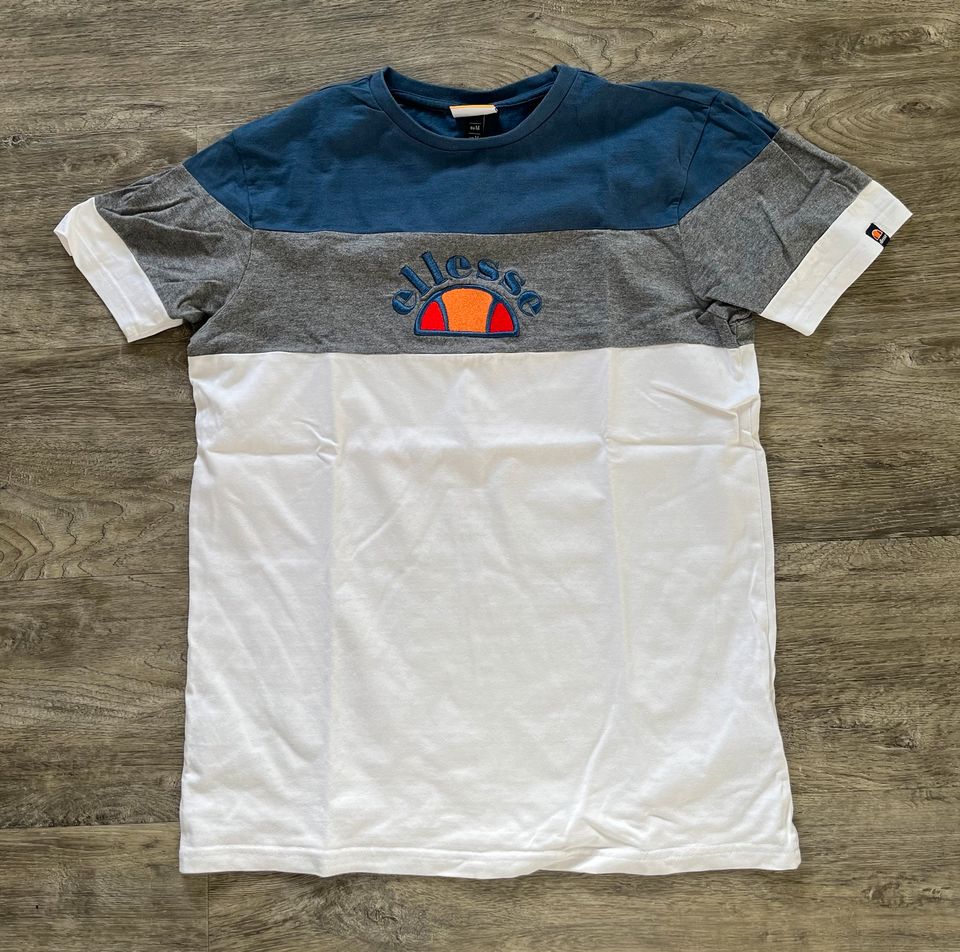 Ellesse Herren 3 T-Shirts Größe M in Bremen