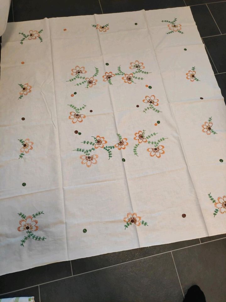 Tischdecke groß alt weiß vintage Blumenmuster ca. 151*132,5 cm in Syke