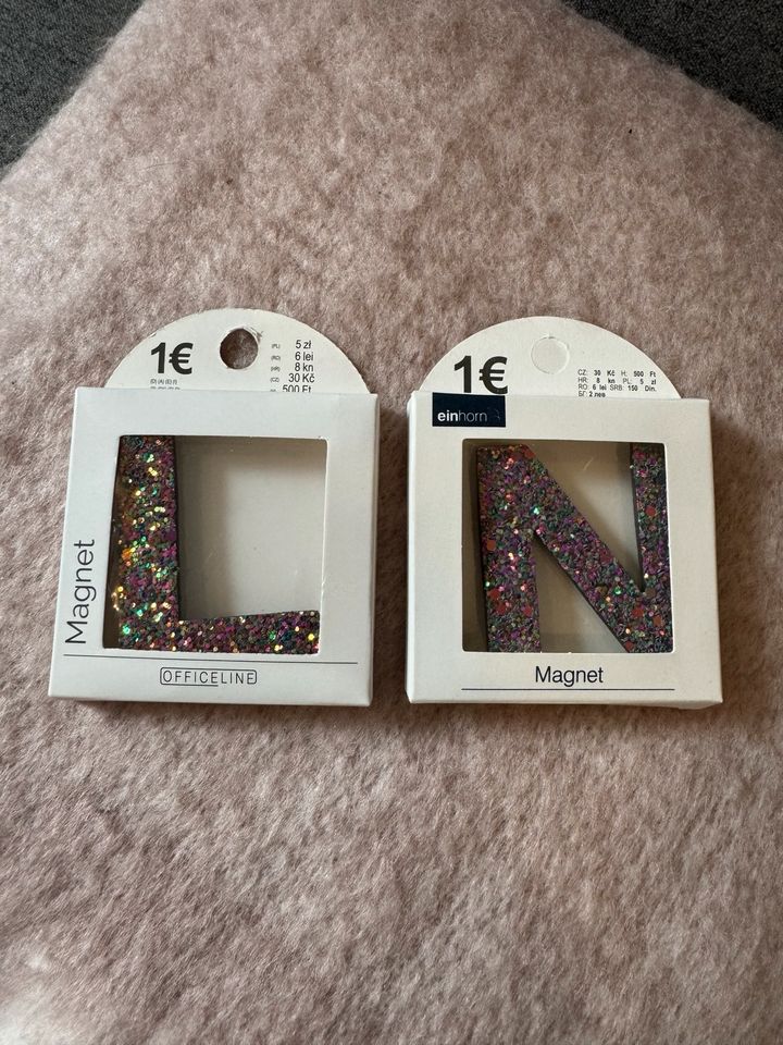 Glitzermagnete Buchstaben Magnete L und N neu in Lorch