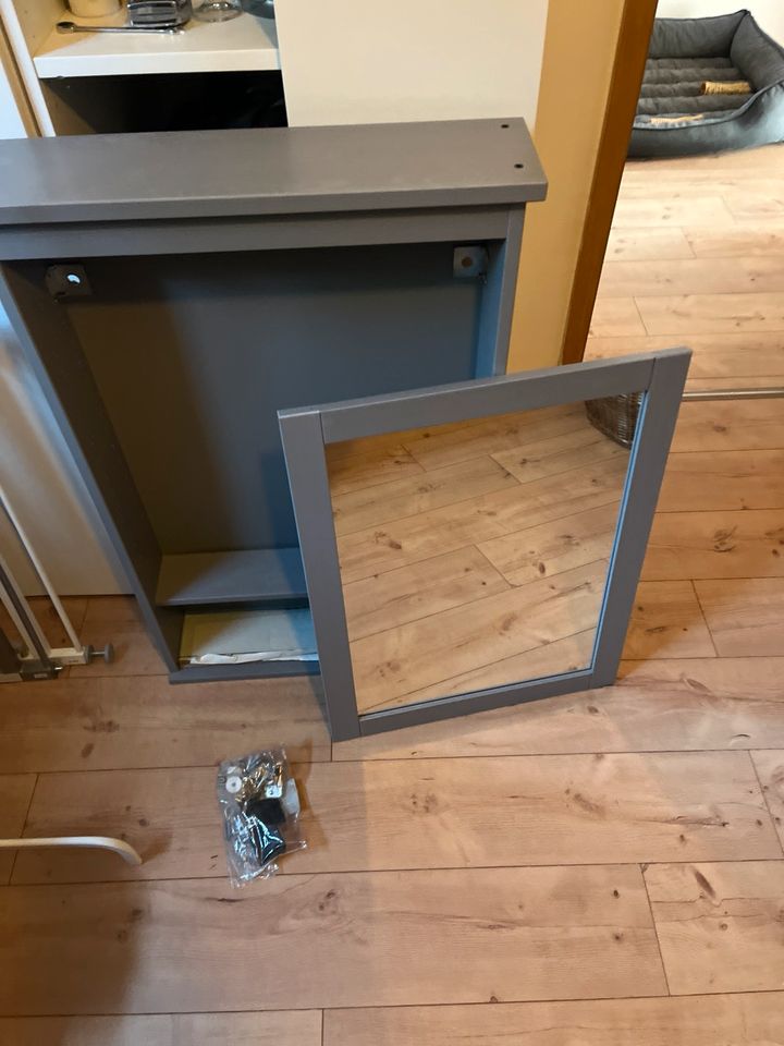 Hemnes Spiegelschrank in Homberg (Efze)