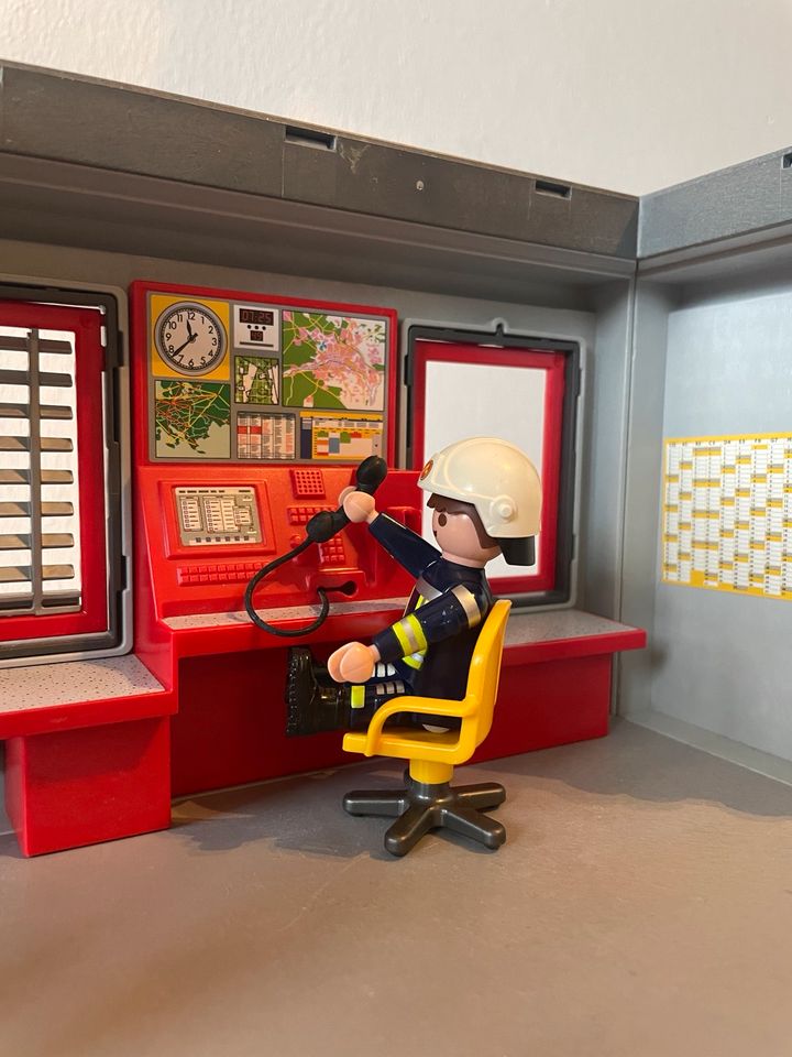 Playmobil Feuerwehr Set mit Hubschrauber in Leonberg