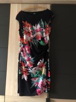 Kleid in schwarz mit Blumenranke von Wallis Gr. 40 Neuwert 75€ VB Nordrhein-Westfalen - Ennigerloh Vorschau