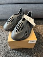 adidas Yeezy Foam RNR Onyx EU 40 1/2 | US 7 | NEU Bayern - Ansbach Vorschau