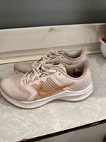 Nike Laufschuhe gebraucht pink weiß Nordrhein-Westfalen - Bocholt Vorschau