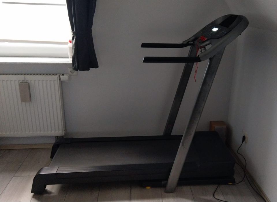 Laufband, Heimtrainer in Bremerhaven