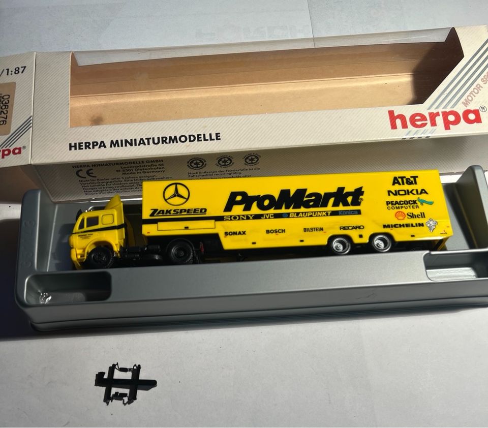 Herpa Mercedes Renntransporter ProMarkt 036276 neu OVP 1:87 in Bensheim