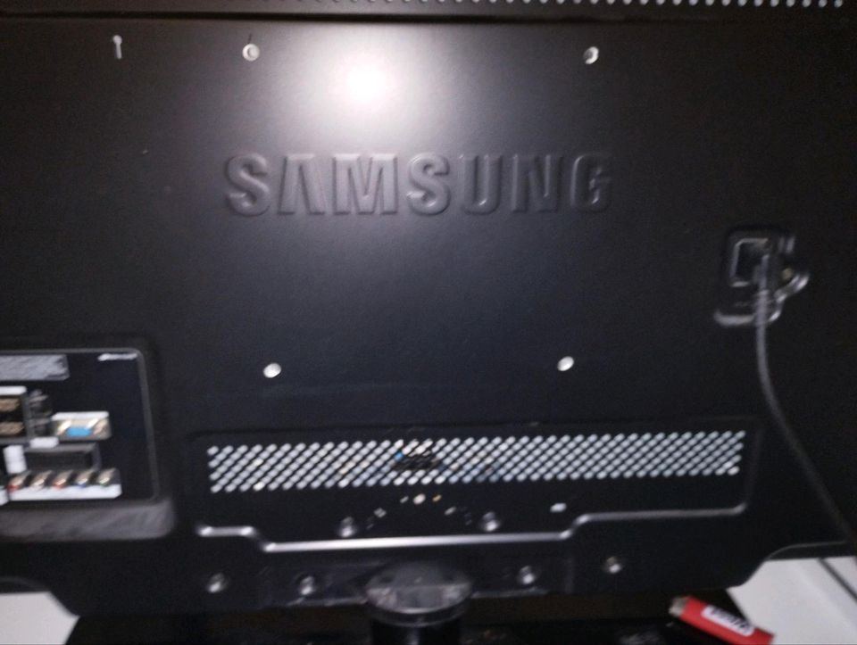 Samsung Fernseher Kann heute noch geholt werden in Queidersbach