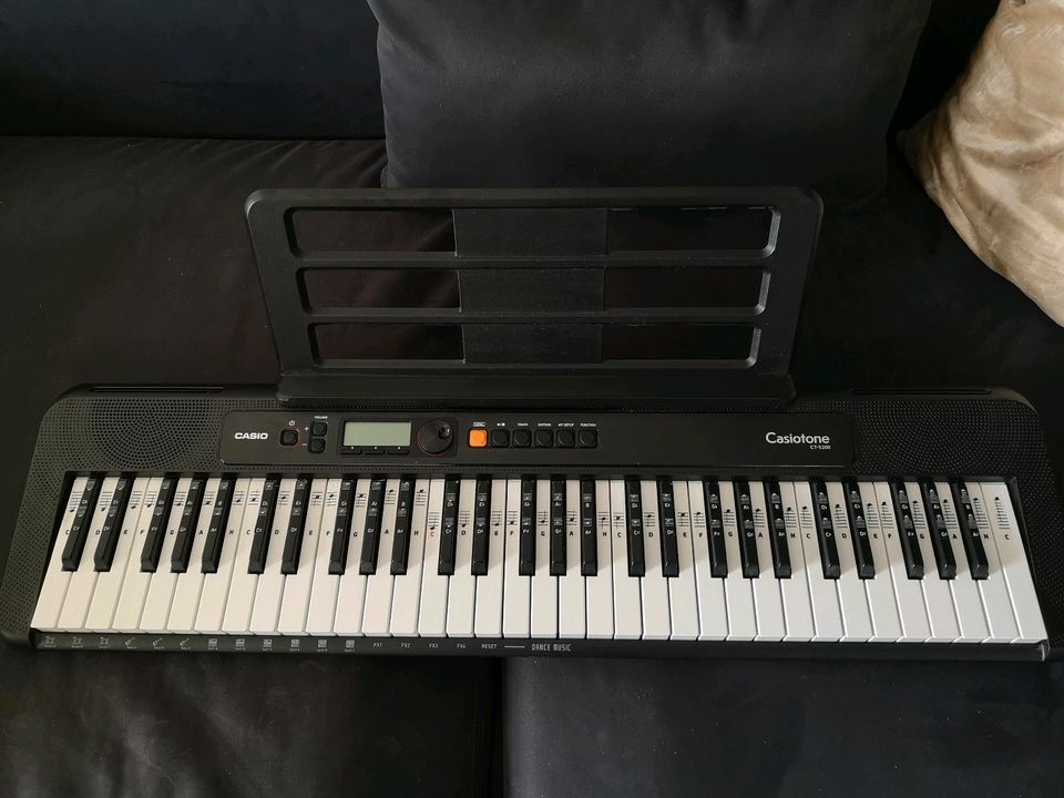 Casio CT-S200BK CASIOTONE Keyboard mit 61 Standtasten in Heidelberg