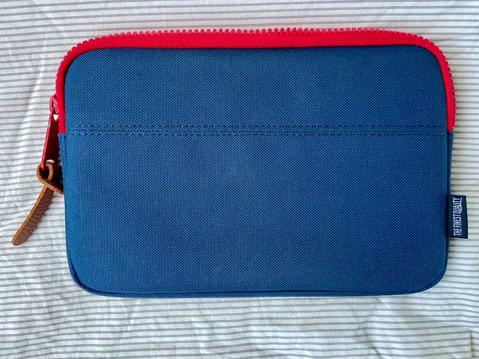 Herschel Hülle für Tablet/iPad 7,9“ | Blau-Rot in Berlin