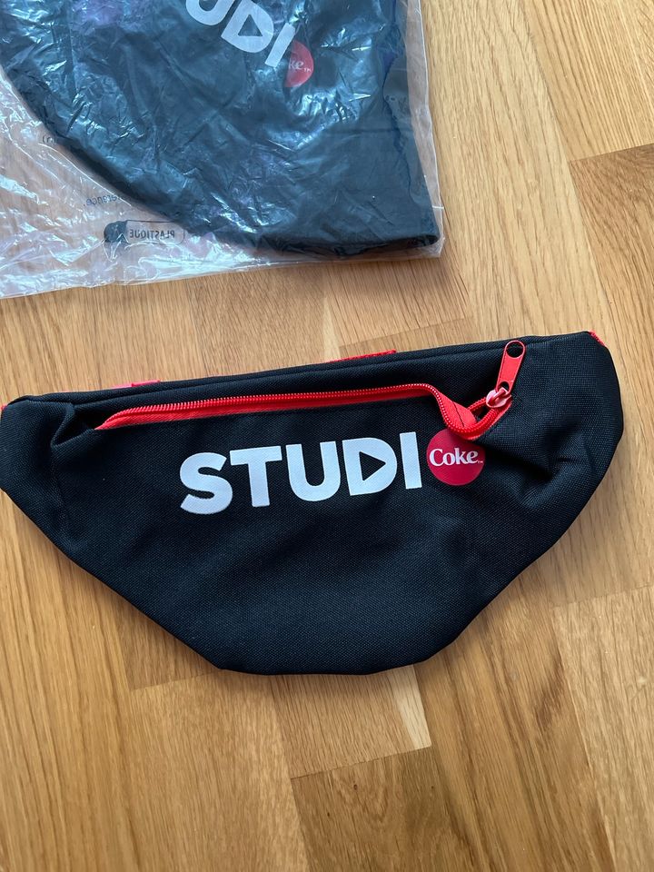 Coke Studio Bauchtasche und Fischerhut / Bucket Hat (schwarz) in Berlin