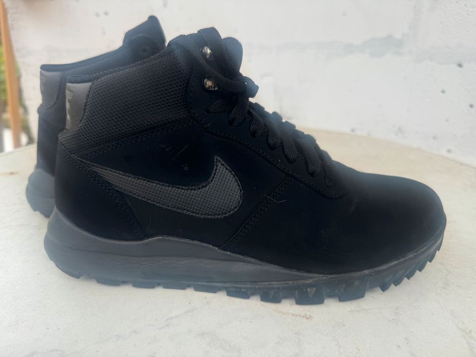 Nike Boots Stiefel Schuhe Gr.39 in Söhlde