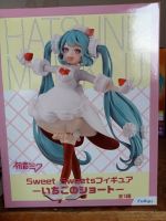 Miku Sweet Sweets Strawberry Anime Figur Hatsune Miku Exqui. Sachsen - Gröditz Vorschau