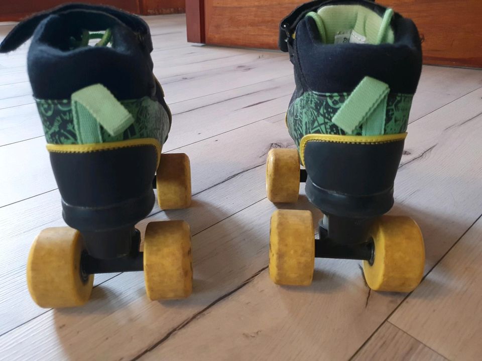 Rollschuhe für Kinder Gr 29/30 crivit inliner Kinderrollschuhe in Möser