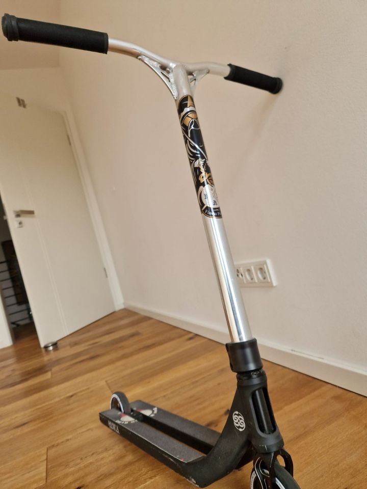 Customiz Scooter Einzelstück in Woltersdorf