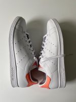 ADIDAS STAN SMITH Gr. 42 Weiß Lachs Sneaker Sneakers München - Pasing-Obermenzing Vorschau