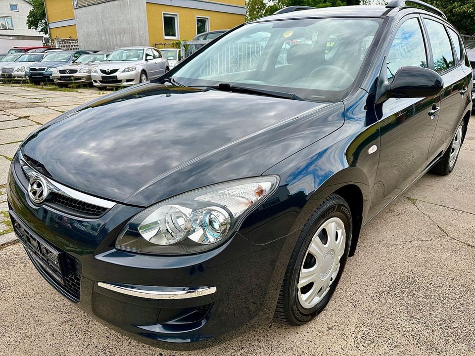 Hyundai i30 CW 1.4 Comfort * Service NEU * Rentner *EFH in Berlin