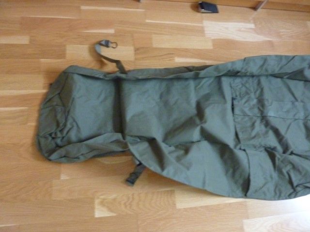 Guterhaltener Bundeswehrschlafsack abzugeben in Krefeld