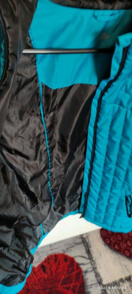 Outdoorjacke neu in Oberhausen