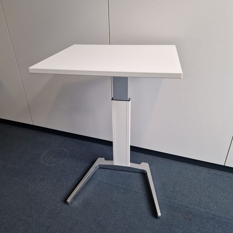 15 x Steelcase / Schreibtisch / Bürotisch / Büromöbel / Büroarbeitsplatz / Büro in Linden