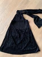 Zara Kleid, Sitzenkleid, festliches Neckholderkleid Größe S, ne Hessen - Langgöns Vorschau