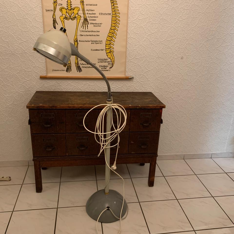 Stehlampe Arztlampe Vintage Industrie Design Alte DDR Leuchte in Duisburg