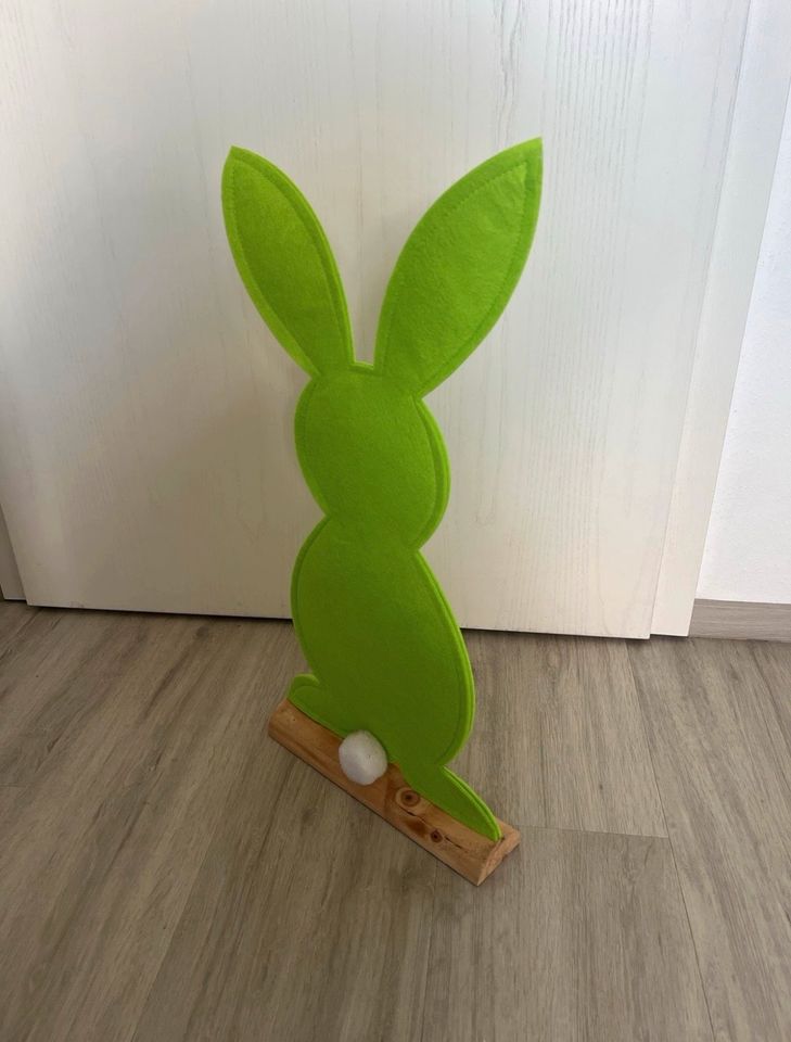 Osterdeko Hasenfigur grün 60cm in Hanau