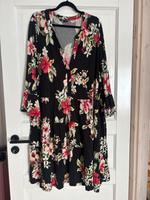 Schwarzes Jersey-Kleid mit roten Blumen – Größe 52/54 – Bonprix Nordrhein-Westfalen - Wiehl Vorschau
