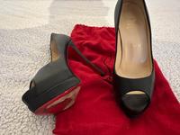 Christian Louboutin High Heel PeepToe 37,5 schwarz Niedersachsen - Kirchgellersen Vorschau