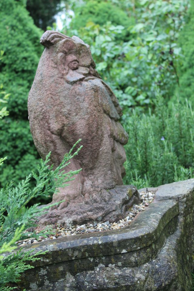 Eule aus Sandstein, sehr schwer und groß, Garten, mit Sockel in Karlsruhe