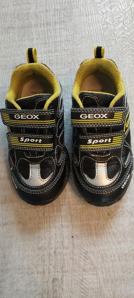 Geox Sneaker Turnschuhe Sportschuhe mit Blinklichter Gr 26 in Bremen