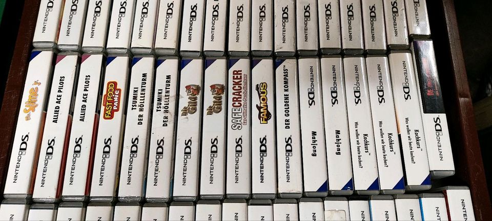 147 Nintendo DS Spiele (neu & gebraucht) komp. od. in kl. Paketen in Meldorf