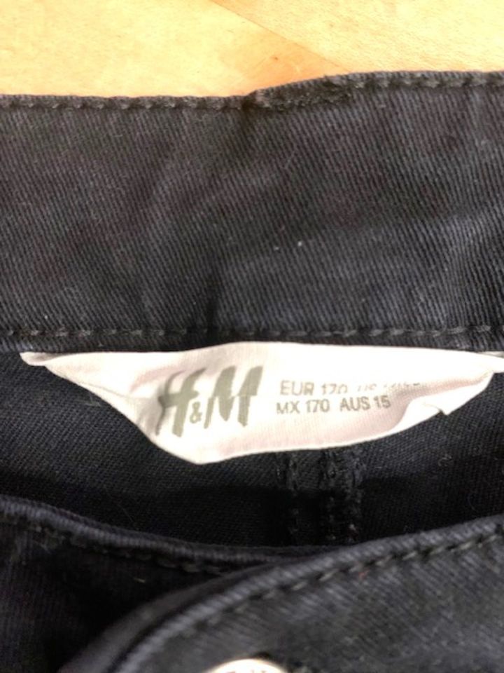 H&M - Shorts Mädchen schwarz Stretch - Gr. 170 14 Jahre in Osterby 