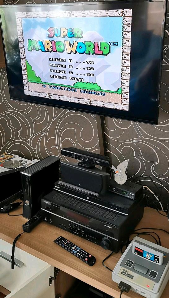 2 Nintendo Konsolen SNES & NES und 1 Spiel + 2 controller in Heinsberg