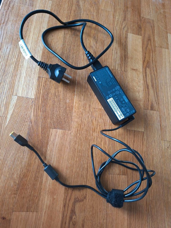 Ladekabel Netzteil Laptop Lenovo Acadapter ADLX90NCC3A original in Korschenbroich