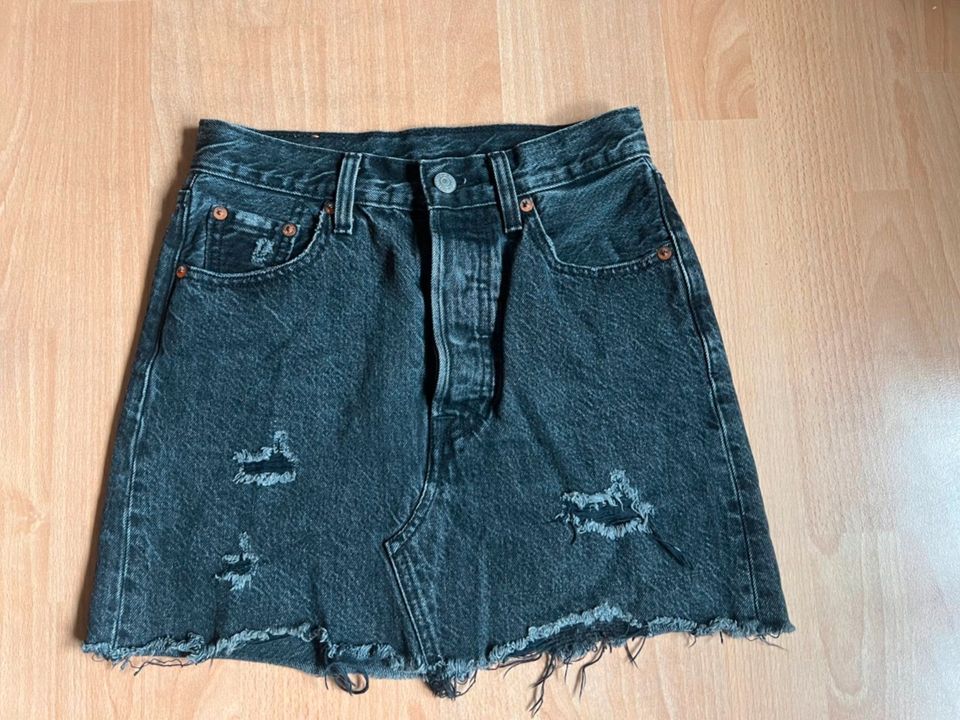 LEVI´S WUNDERSCHÖNER MINI JEANS ROCK GR.W23 SCHWARZ LEVIS in Recklinghausen