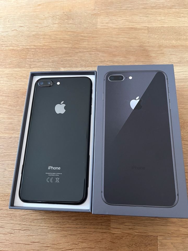 Apple iPhone 8 Plus 64GB Space Gray in Illertissen