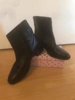 Kiomi Stiefelette Leder schwarz 39 Frankfurt am Main - Eschersheim Vorschau