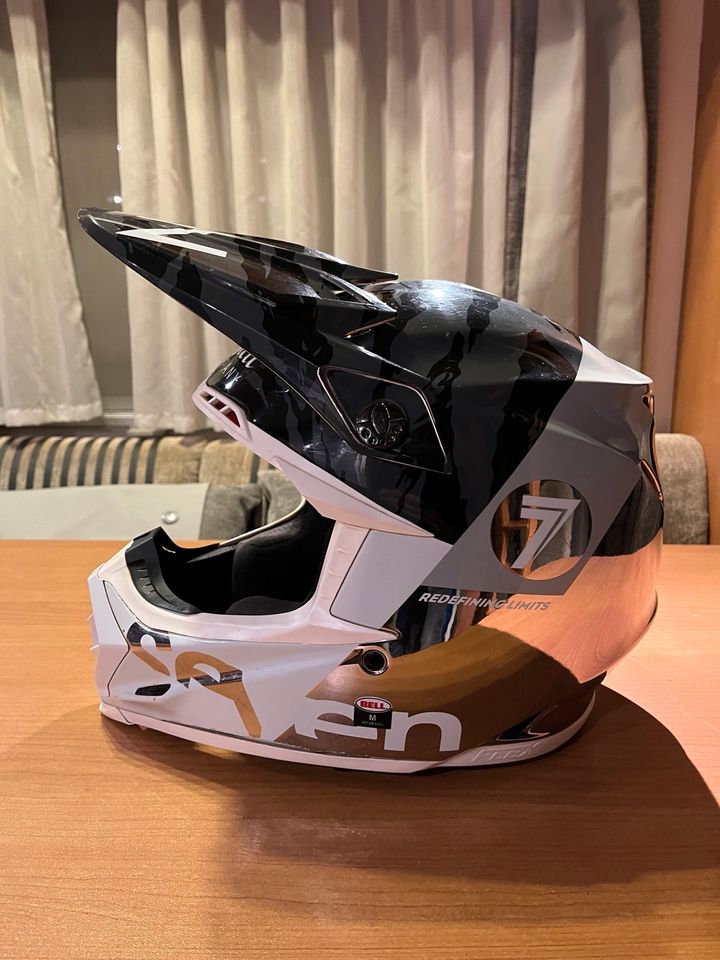 Bell Moto 9 Motocross Helm in Ebernhahn