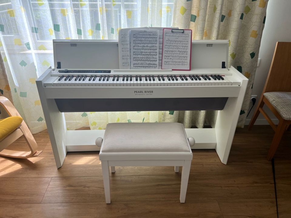 Pearl River digital Piano in weiß in Berlin