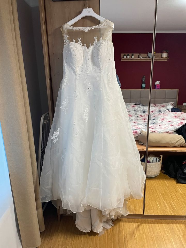 Brautkleid Größe 46 in Wiesentheid