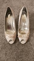 Schuhe Pumps offen mit Absatz Gr. 38 Hessen - Gladenbach Vorschau