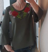 Lola Paltinger khakifarbenes Shirt, Bluse, Tunika mit Blumen. Kr. München - Garching b München Vorschau