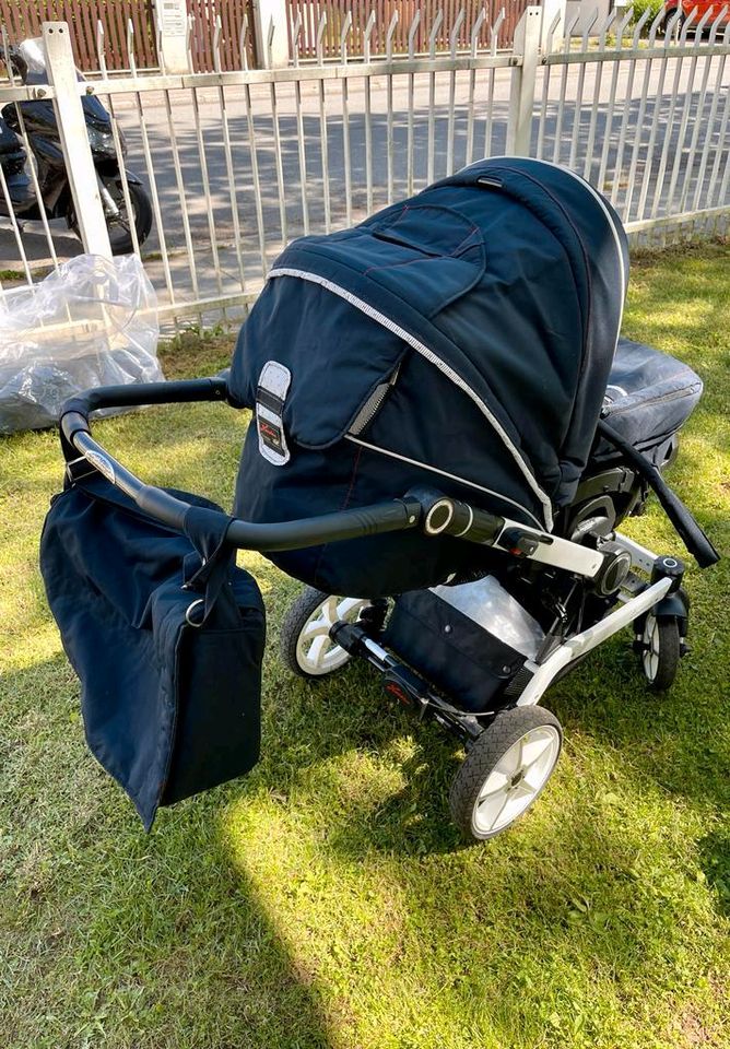 Harten Xperia Kinderwagen Kombi in München