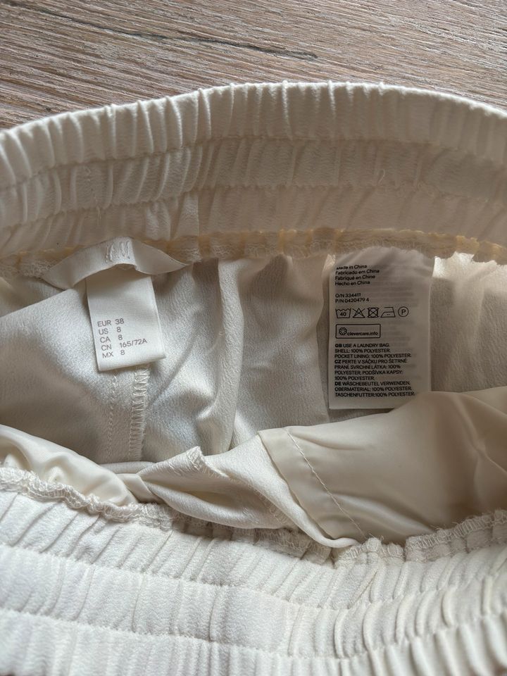 Weiße Hose von H&M Größe 38 in Fridolfing