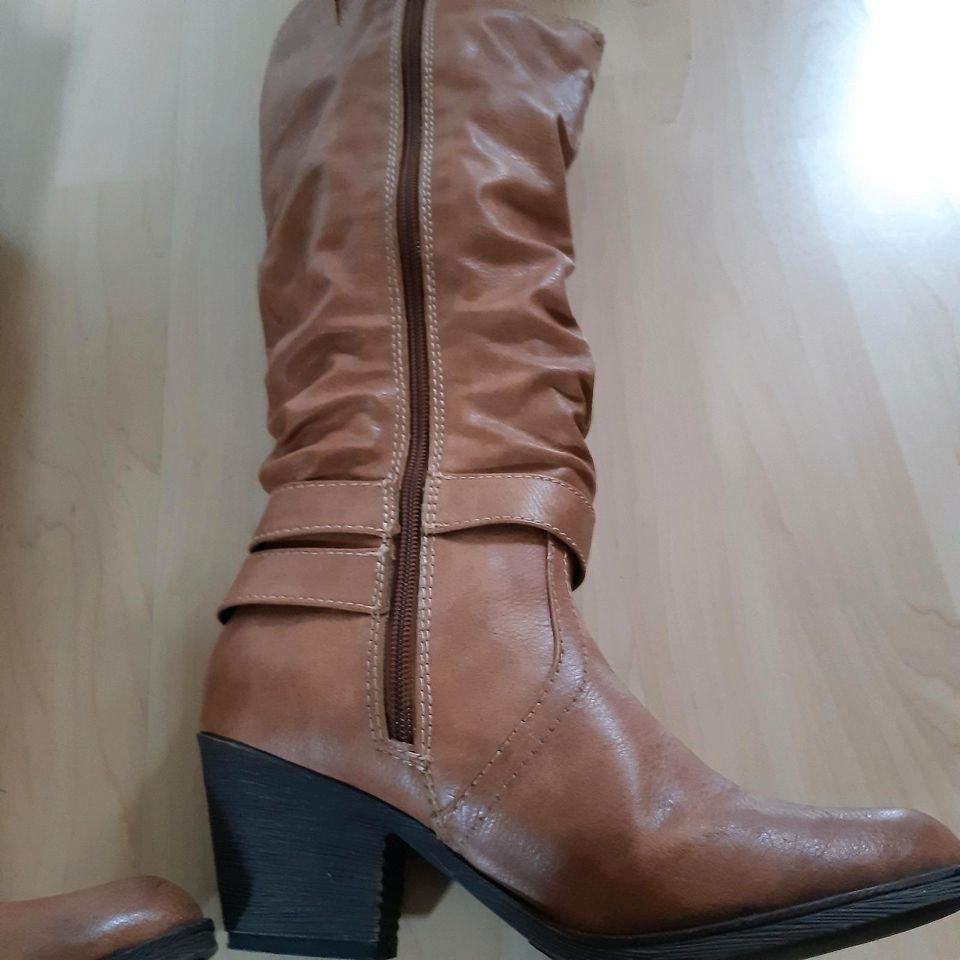 Damen Stiefel - wie neu - mit Innenfutter- Gr. 39 in Ostbevern