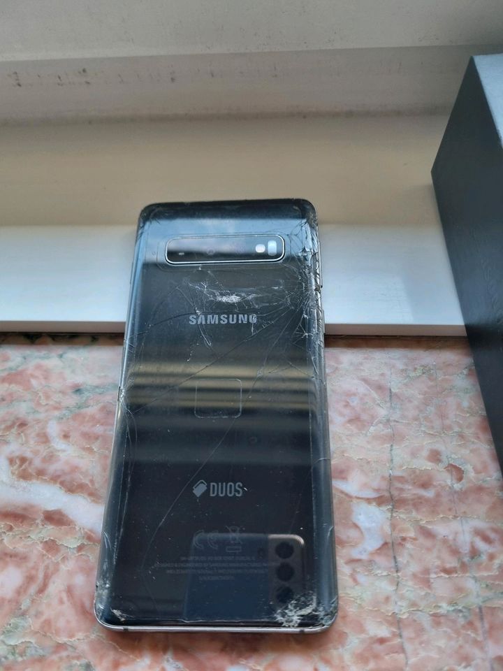 Samsung Galaxy S10 Duo 128 GB Prismarin Black Defekt in Bergneustadt