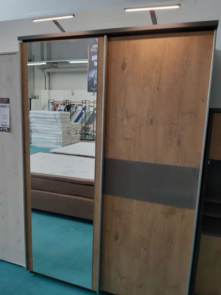 Schwebetürenschrank / Schrank / Kleiderschrank statt 2491€ in Zeitz