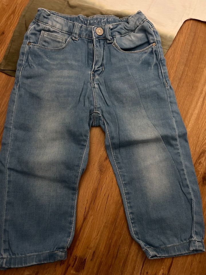 Süßes Set Jeans 3/4 und T-Shirt Staccato Gr 128 in Ingolstadt