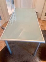 Moderner Esstisch / Schreibtisch aus Milchglas München - Maxvorstadt Vorschau